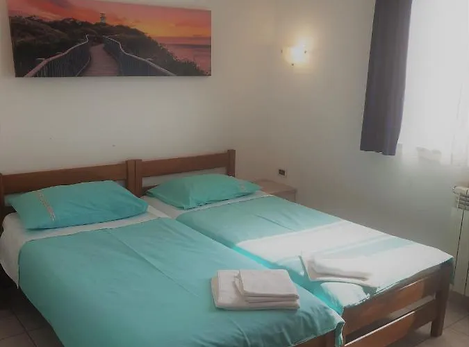 Barbara Gregovica * Πούλα