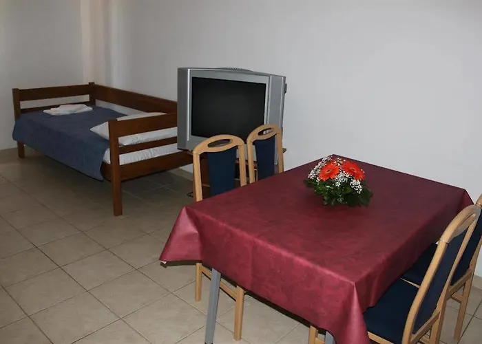 Barbara Gregovica * Πούλα