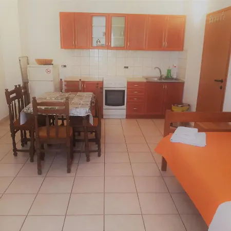 Barbara Gregovica Apartman Póla