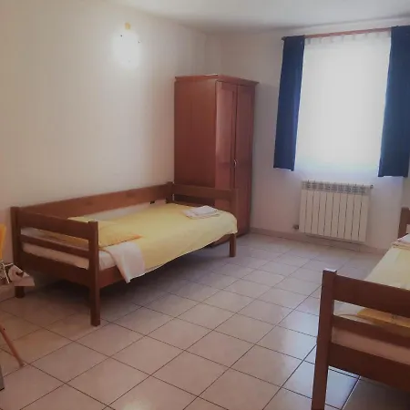 Barbara Gregovica Apartman Póla