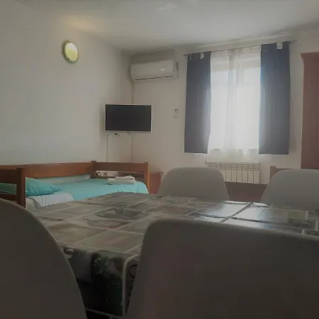 Barbara Gregovica * פולה